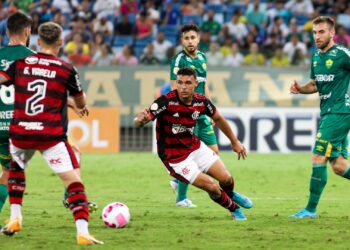Cuiabá e Flamengo se enfrentaram no Brasileirão 2022 (Crédito: AssCom Dourado/Cuiabá EC/Flickr)