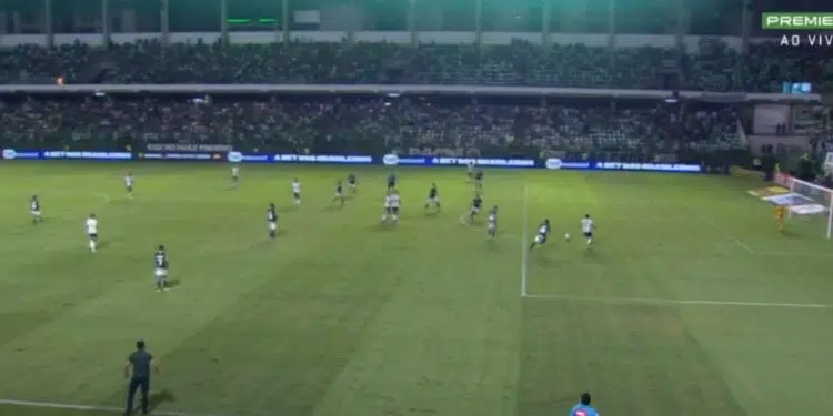 Goiás e Corinthians se enfrentaram pelo Campeonato Brasileiro (Crédito: Transmissão/ SporTV)