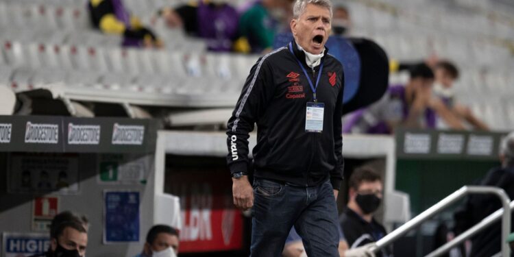 Paulo Autuori é anunciado como novo técnico de clube colombiano (Crédito: GettyImages)