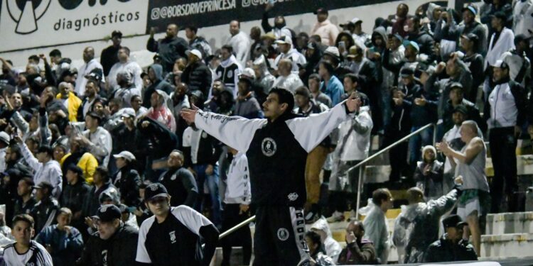 A Ponte Preta perdeu o posto de clube mais antigo do Brasil (Crédito: Álvaro Jr/Pontepress)