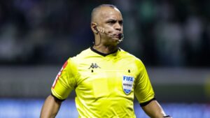 Sete árbitros brasileiros irão para a Copa do Mundo de 2022 (Crédito: Getty Images)