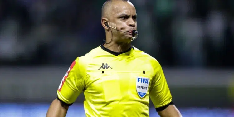 Sete árbitros brasileiros irão para a Copa do Mundo de 2022 (Crédito: Getty Images)
