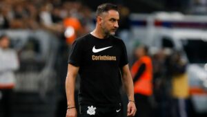 Corinthians e Vítor Pereira ainda não chegaram a um acordo sobre a sequência do técnico no clube (Crédito: GettyImages)