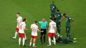 Wilton Pereira Sampaio apita Polônia x Arábia Saudita, e web reage (Crédito: GettyImages)