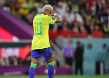 Jornal argentino zomba da eliminação do Brasil, mas exalta Neymar (Crédito: GettyImages)