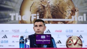 Emiliano Martínez foi o herói da Argentina nas quartas de final (Crédito: GettyImages)