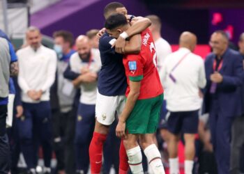 Mbappé mandou um recado para Hakimi após a vitória da França diante de Marrocos (Crédito: GettyImages)