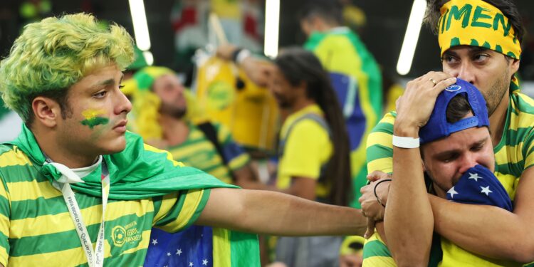 Torcedores lamentam e ironizam "Brasil x Argentina" nas semifinais da Copa do Mundo (Crédito: Getty Images)