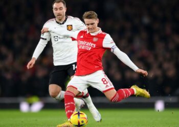 Manchester United e Arsenal fizeram um jogo quente na Premier League (Crédito: GettyImages)