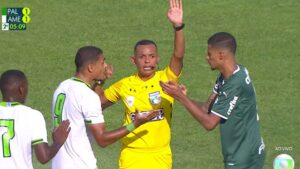 Juiz anula gol marcado pelo América-MG (Crédito: Reprodução TV Globo)