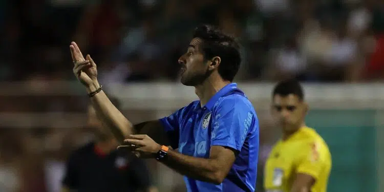 Abel Ferreira rebateu as polêmicas sobre reforços no Palmeiras e fez aviso (Crédito: Cesar Greco / Palmeiras)