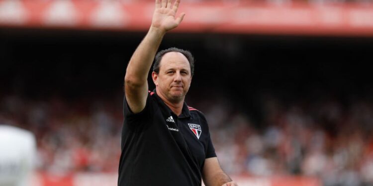 O São Paulo espera fechar a contratação de mais três reforços antes do Paulistão começar (Crédito: GettyImages)