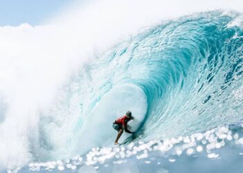 Italo Ferreira entra na quinta bateria do Billabong Pro Pipeline 2023 (Crédito: Foto: WSL / Bielmann)