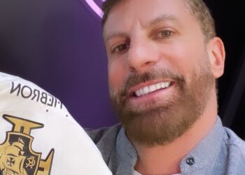 Pedrinho se despediu de Roberto Dinamite, um dos maiores ídolos da história do Vasco (Crédito: Instagram)