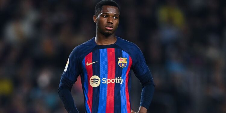 Ansu Fati voltou a ter problemas físicos no Barcelona (Crédito: Getty Images)