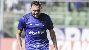 O Cruzeiro não conseguiu vencer o Pouso Alegre e chega presssionado para encarar o Atlético-MG (Crédito: Cris Mattos -STAFF IMAGES)