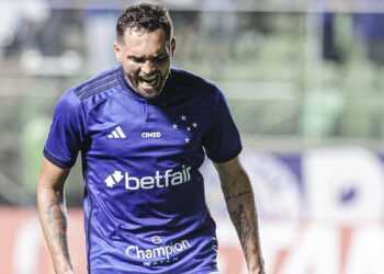 O Cruzeiro não conseguiu vencer o Pouso Alegre e chega presssionado para encarar o Atlético-MG (Crédito: Cris Mattos -STAFF IMAGES)