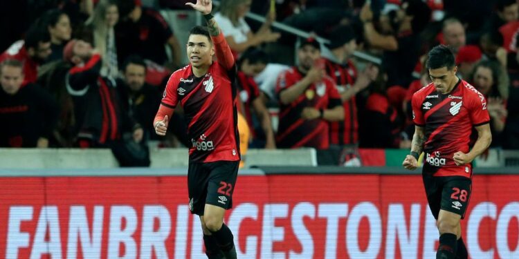 Nico Hernández vai trocar o Athletico-PR pelo Internacional; Fortaleza queria a contratação (Crédito: GettyImages)