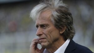 Fenerbahçe volta a treinar, e Jorge Jesus lamenta tragédia (Crédito: GettyImages)
