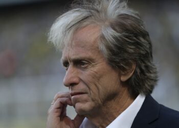Fenerbahçe volta a treinar, e Jorge Jesus lamenta tragédia (Crédito: GettyImages)