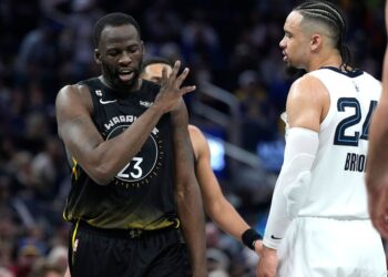 Green x Brooks foi uma das grandes atrações da partida entre Grizzlies e Warriors na NBA (Crédito: GettyImages)