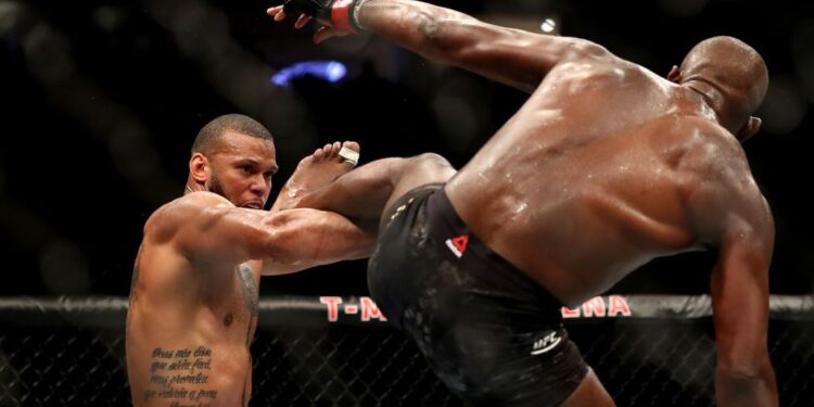 Jon Jones elogiou Thiago Marreta antes do início do UFC 285; veja detalhes (Crédito: GettyImages)