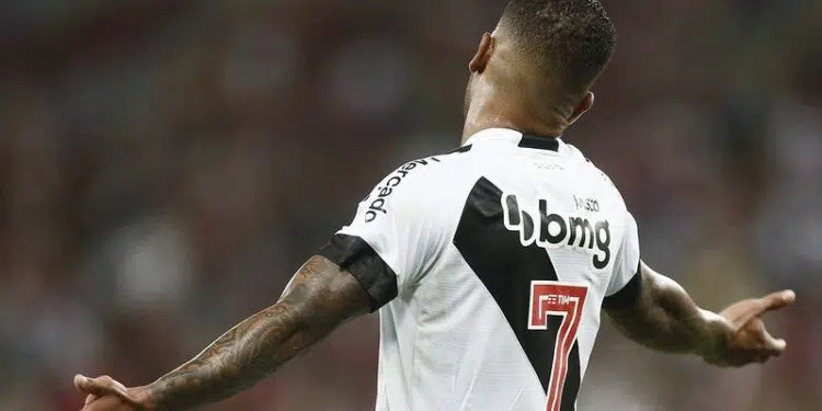O Vasco foi eliminado pelo Flamengo no Cariocão, e os memes bombaram as redes sociais (Crédito: Daniel Ramalho/CRVG)