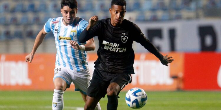 Após empate na Sul-Americana, torcida do Botafogo protesta (Crédito: Vitor Silva / Botafogo)