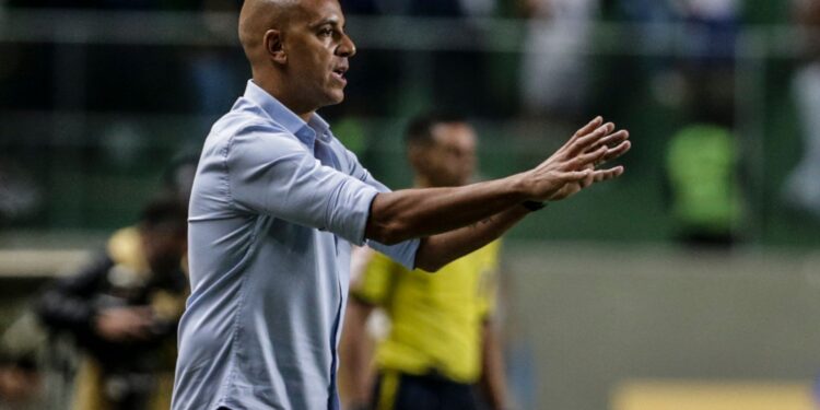 Cruzeiro vê Gilberto atravessar fase ruim, e Pepa chama atenção com expressão curiosa (Crédito: Staff Images/ Cruzeiro/ Flickr)