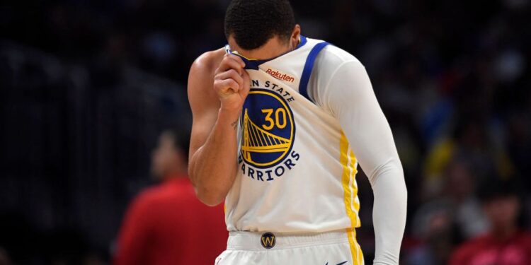 Stephen Curry cometeu erros, mas assumiu a responsabilidade e viu os Warriors vencerem nos playoffs da NBA (Crédito: GettyImages)