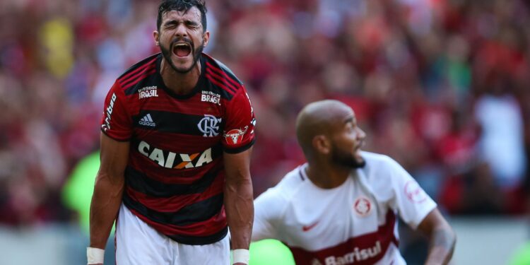 Cruzeiro recebe Henrique Dourado em BH e deve fechar com atacante (Crédito: Getty Images)