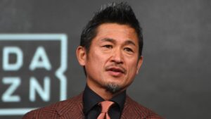 Kazu Miura voltou a fazer história no futebol mundial (Crédito: GettyImages)