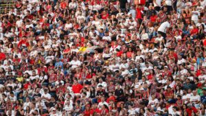 Torcida do São Paulo no Morumbi (Crédito: Rubens Chiri, Paulo Pinto e Ciete Silvério/São Paulo/Flickr)