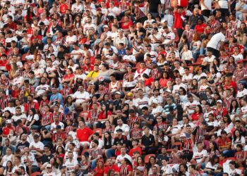 Torcida do São Paulo no Morumbi (Crédito: Rubens Chiri, Paulo Pinto e Ciete Silvério/São Paulo/Flickr)