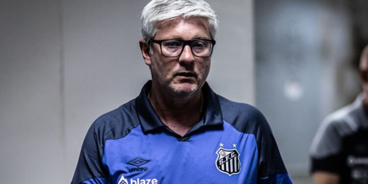 O Santos foi vaiado após o empate contra o Atlético-MG no Brasileirão; Odair rebateu (Crédito: Raul Baretta/ Santos)