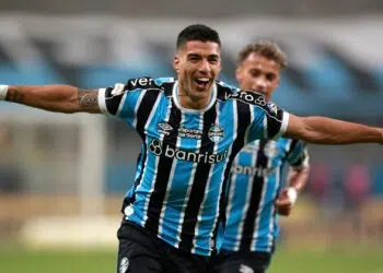 Com direito a golaço de Suárez, Grêmio atropela o Internacional (Crédito: Getty Images)