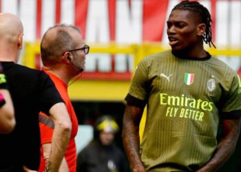 Rafael Leão não deverá jogar a partida entre Milan e Inter de Milão na Champions League (Crédito: GettyImages)
