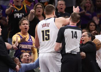 Jokic segue brilhando pelo Denver Nuggets (Crédito: GettyImages)