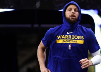 Os Warriors não deram chances para os os Lakers e conseguiram grande vitória na NBA (Crédito: GettyImages)