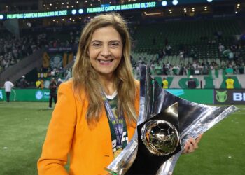 Dudu “pede folga” para Leila Pereira e diverte torcedores do Palmeiras (Crédito: Cesar Greco / Palmeiras)