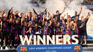 Barcelona ergueu a taça da Champions Feminina (Crédito: GettyImages)