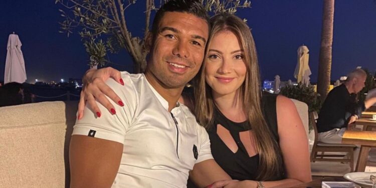 Casemiro ao lado da esposa, Anna Mariana (Crédito: Reprodução/Instagram)