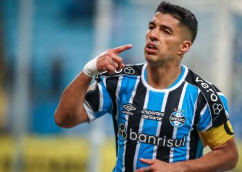 Suárez deu show contra o América-MG em meio à uma grande polêmica no Grêmio (Crédito: Lucas Uebel / Grêmio)