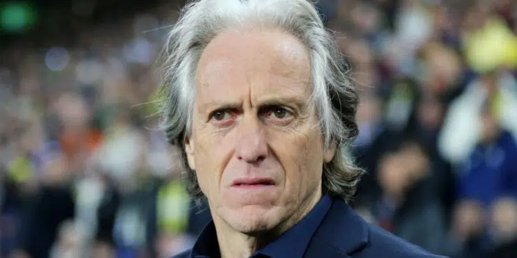 Jorge Jesus deixou o Fenerbahçe e ainda fez suspense em relação a sequência de sua carreira (Crédito: GettyImages)