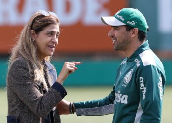 Leila Pereira e Abel Ferreira (Crédito: Cesar Greco/SE Palmeiras/Flickr)
