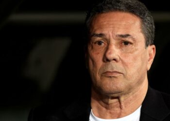 Luxemburgo segue tentando se afastar do Z-4 (Crédito: GettyImages)