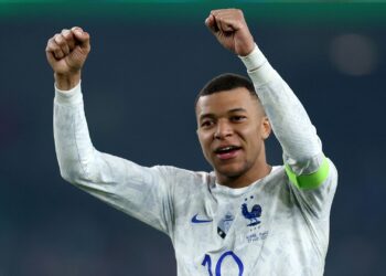 Após marcar contra a Grécia, Mbappé quebra recorde no futebol francês (Crédito: Getty Images)