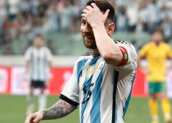 Após grande exibição na vitória da Argentina contra Austrália, Messi abriu o jogo sobre a sua sequência na equipe nacional (Crédito: Reuters - THOMAS PETER)
