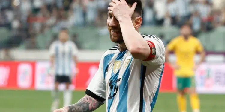 Após grande exibição na vitória da Argentina contra Austrália, Messi abriu o jogo sobre a sua sequência na equipe nacional (Crédito: Reuters - THOMAS PETER)
