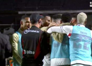 São Paulo e Athletico-Pr pelo Brasileirão (Crédito: Reprodução Premiere)